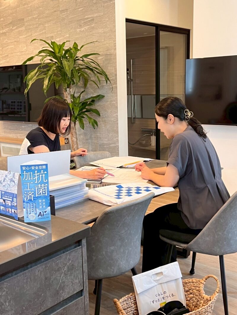 北九州の工務店 株式会社ACE|お施主様との家づくり打ち合わせ風景